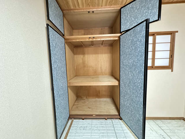和室　収納